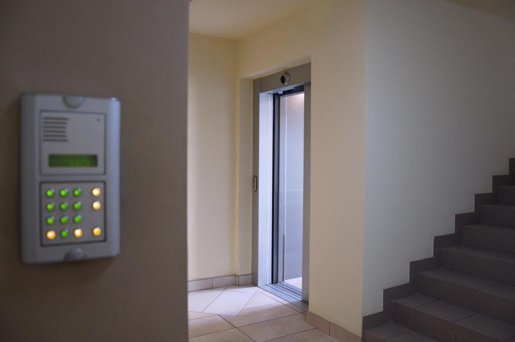 Color Apartment Cracovie Chambre photo
