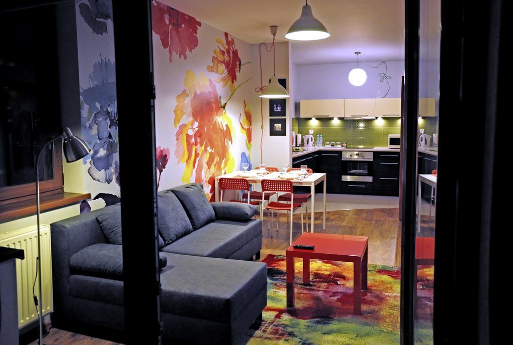 Color Apartment Cracovie Chambre photo