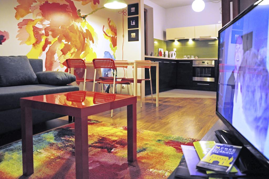 Color Apartment Cracovie Chambre photo