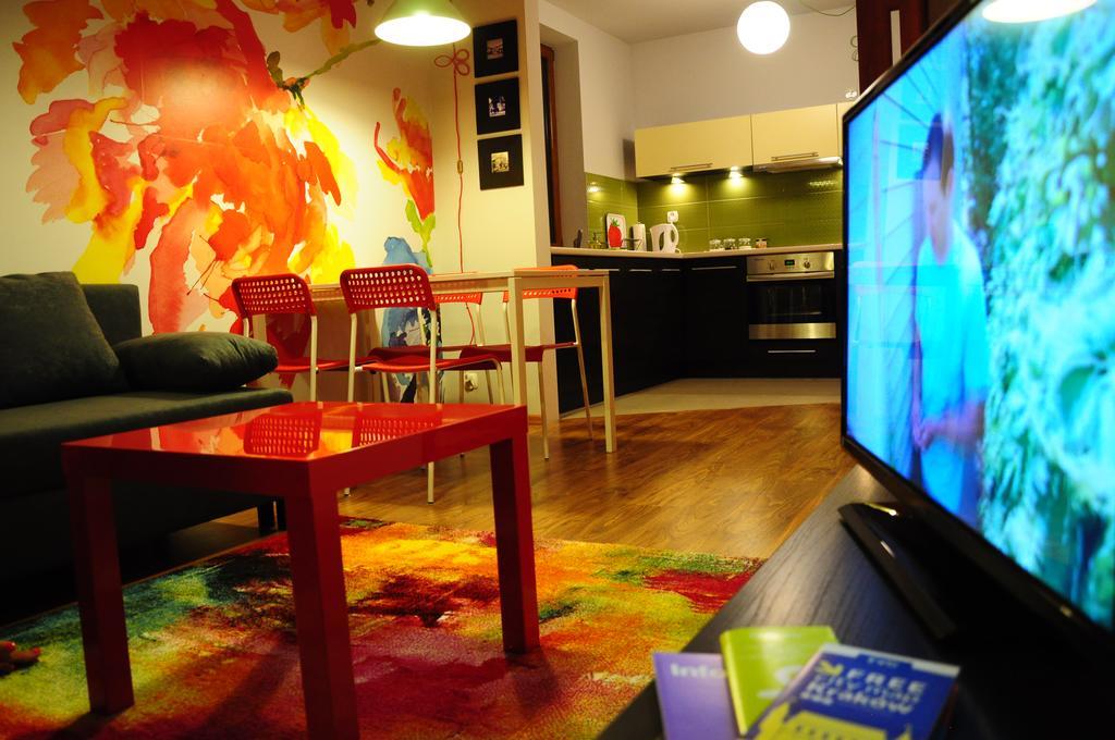 Color Apartment Cracovie Extérieur photo